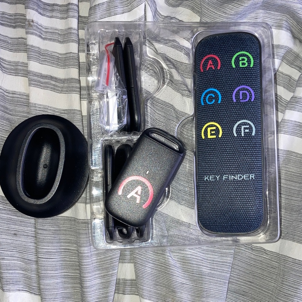 Wireless Key Finder with Remote